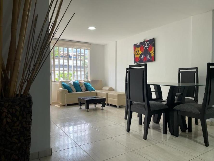Home To Go Hostal Apartamentos Cali Ngoại thất bức ảnh