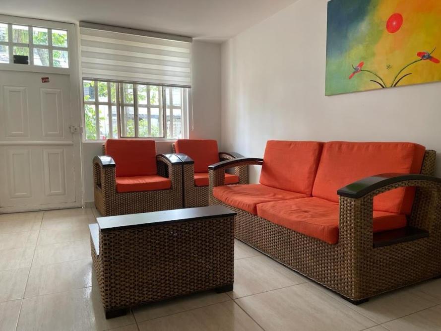 Home To Go Hostal Apartamentos Cali Ngoại thất bức ảnh